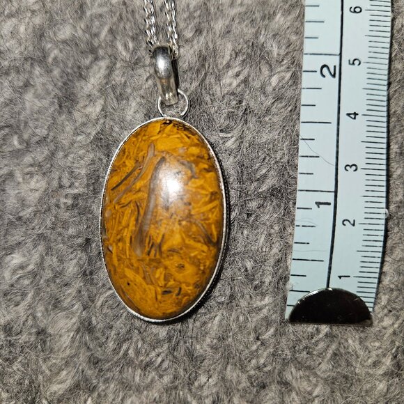 NWOT, unusual Mariam jasper, gemstone oval, pendant, silver plate plus chain - Picture 3 of 4